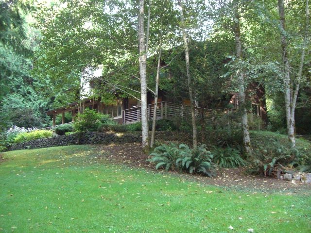 Back of the house, Linda