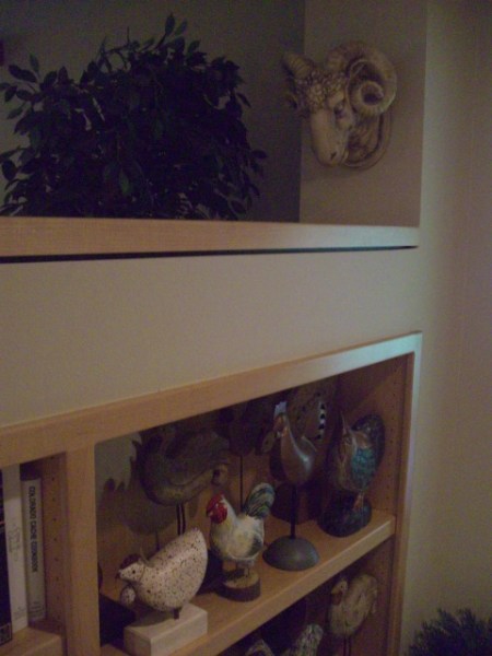 Hen collection, entry