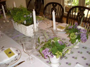 violet table setting