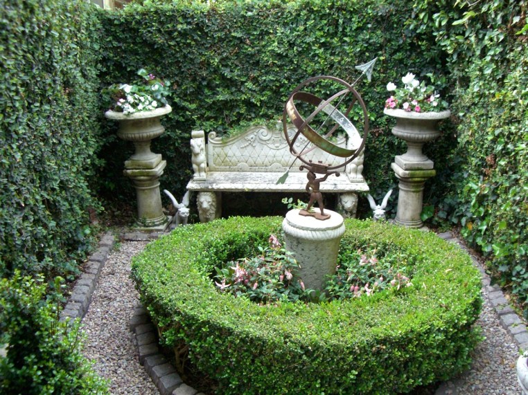 Garden, Home and Party, topiary