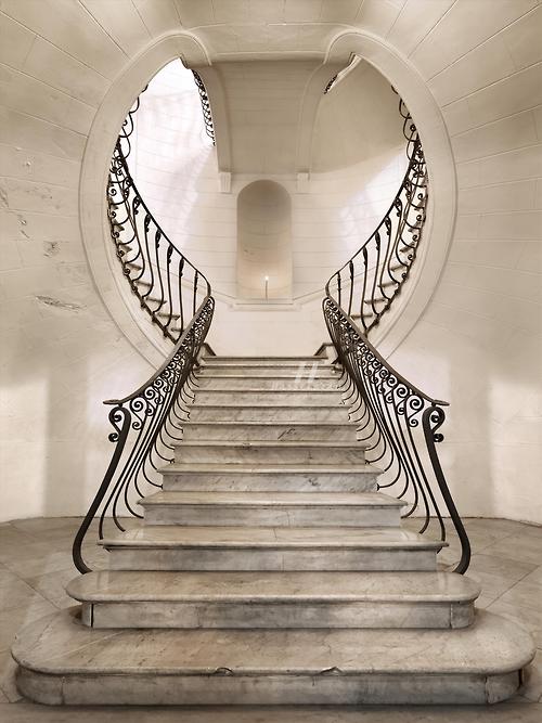 Garden, Home and Party: Stairs, exercise or hindrance