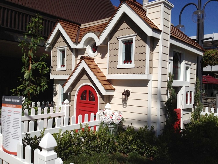 Garden, Home and Party: Backyard structure project playhouse