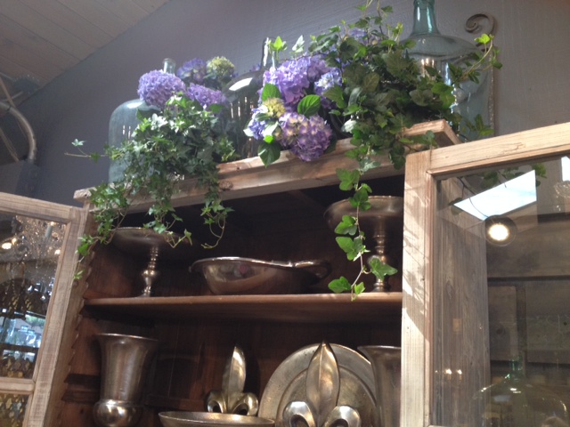 Garden, Home and Party: Celebrating Spring w Roger's Gardens