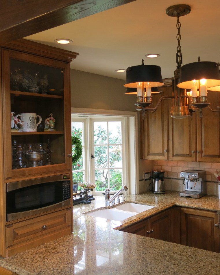 Garden, Home and Party: kitchens, dark or light