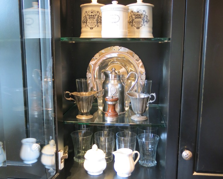 Garden, Home and Party: kitchens, dark or light