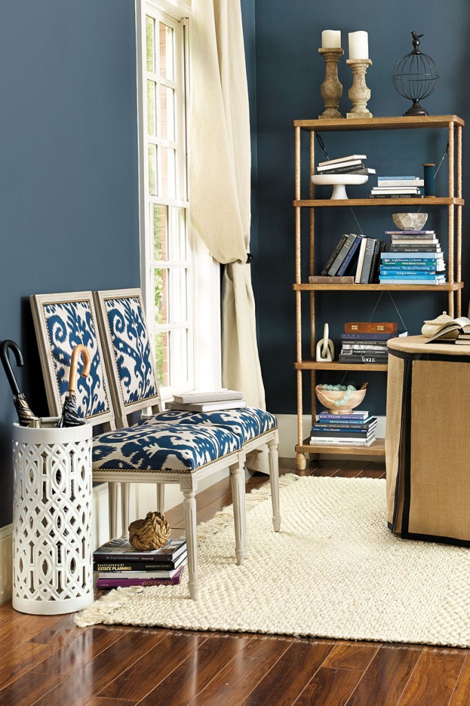 Garden, Home and Party: Nailheads on furniture